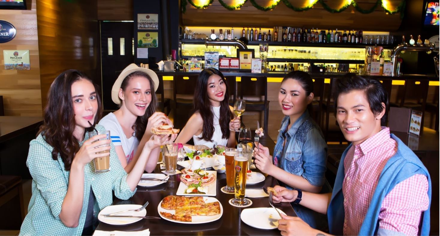 Dining experience with friends near Sunway Resort Hotel